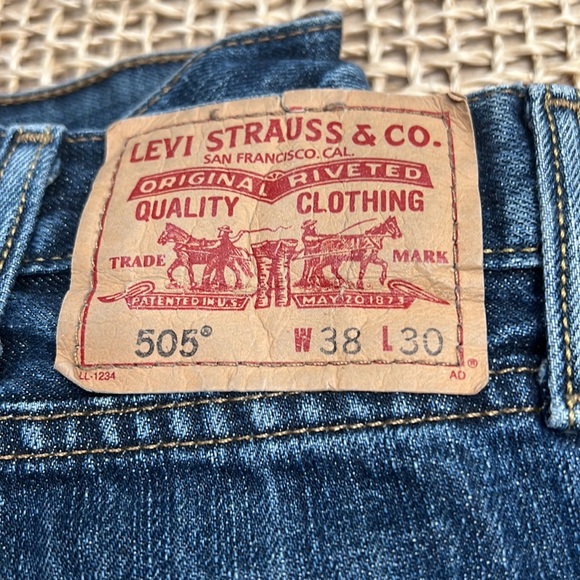 Levi Strauss 505 Jeans-medium wash-38x30 - Picture 2 of 3